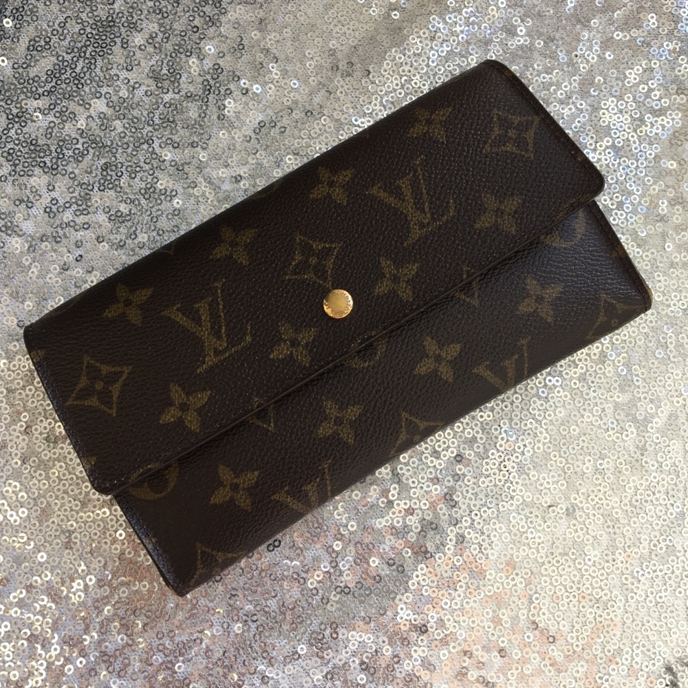 Louis Vuitton Sarah Wallet 100% authentic